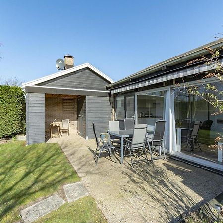 Exquisite Bungalow By The Sea Sint Maartensvlotbrug Esterno foto