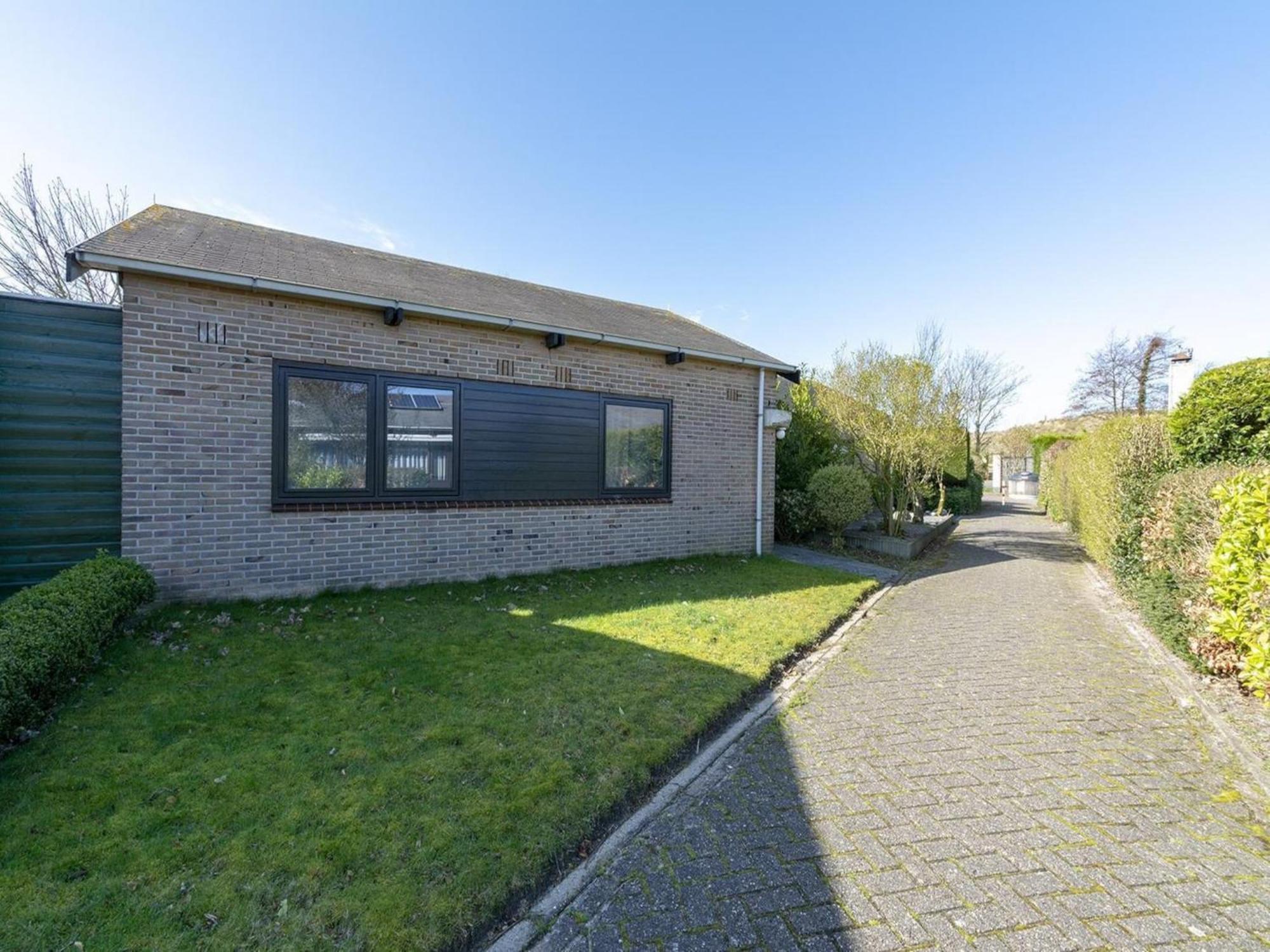 Exquisite Bungalow By The Sea Sint Maartensvlotbrug Esterno foto