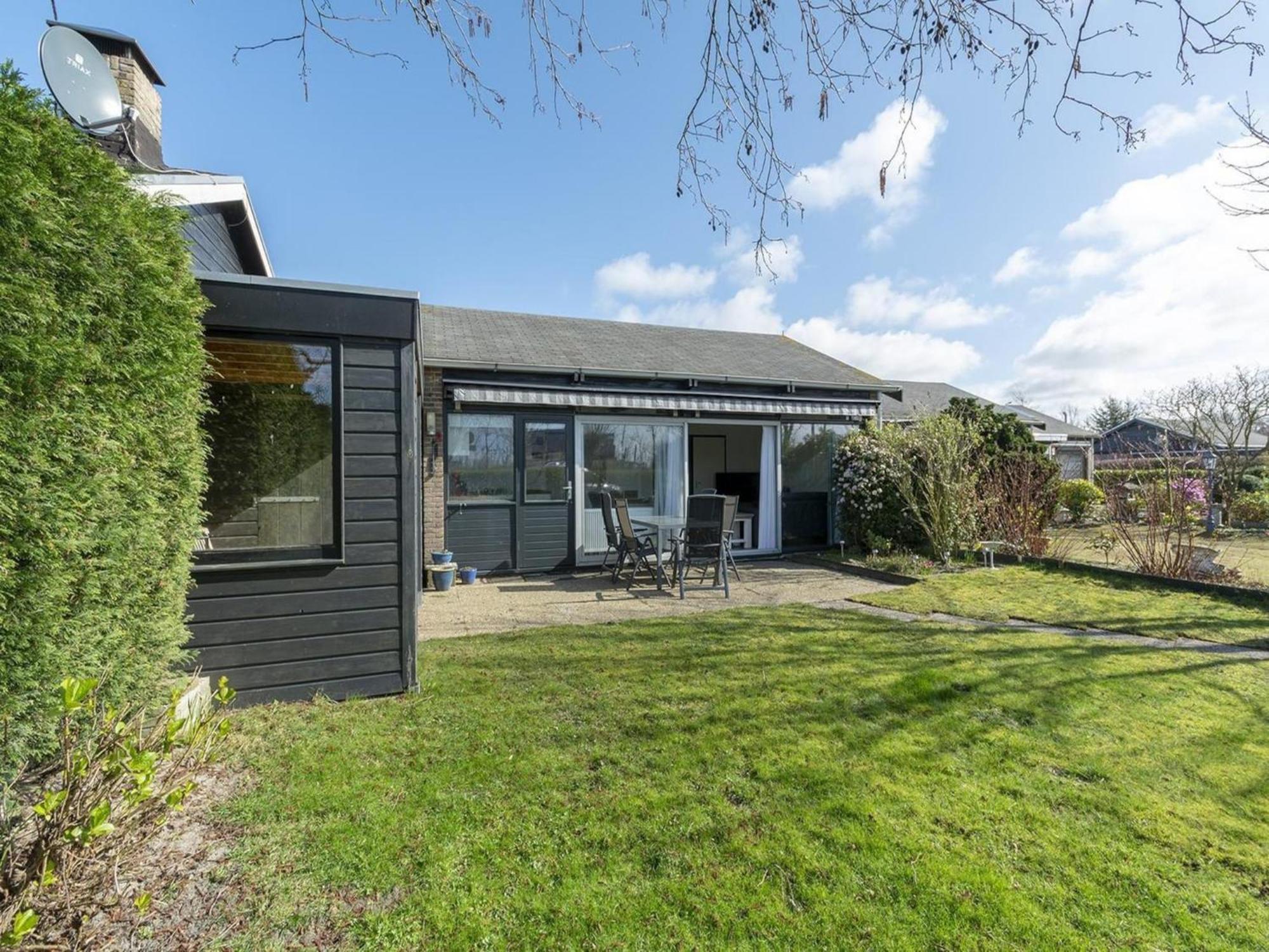 Exquisite Bungalow By The Sea Sint Maartensvlotbrug Esterno foto